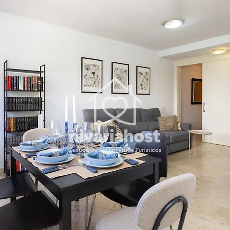 The Mills Cruz, By Nivariahost 산타크루스데 테네리페