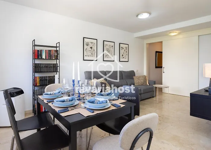 The Mills Cruz, By Nivariahost Santa Cruz de Tenerife