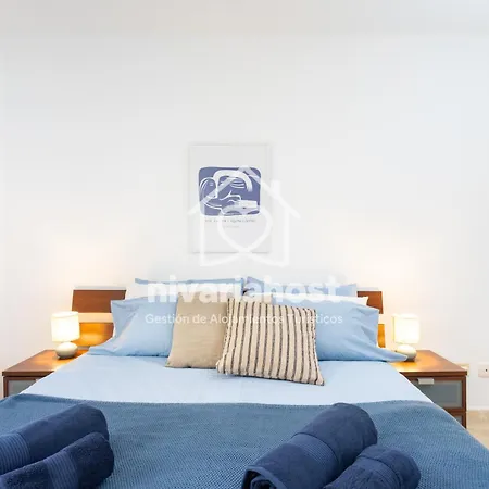 The Mills Cruz, By Nivariahost * Santa Cruz de Tenerife