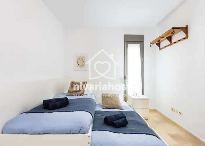 The Mills Cruz, By Nivariahost Santa Cruz de Tenerife